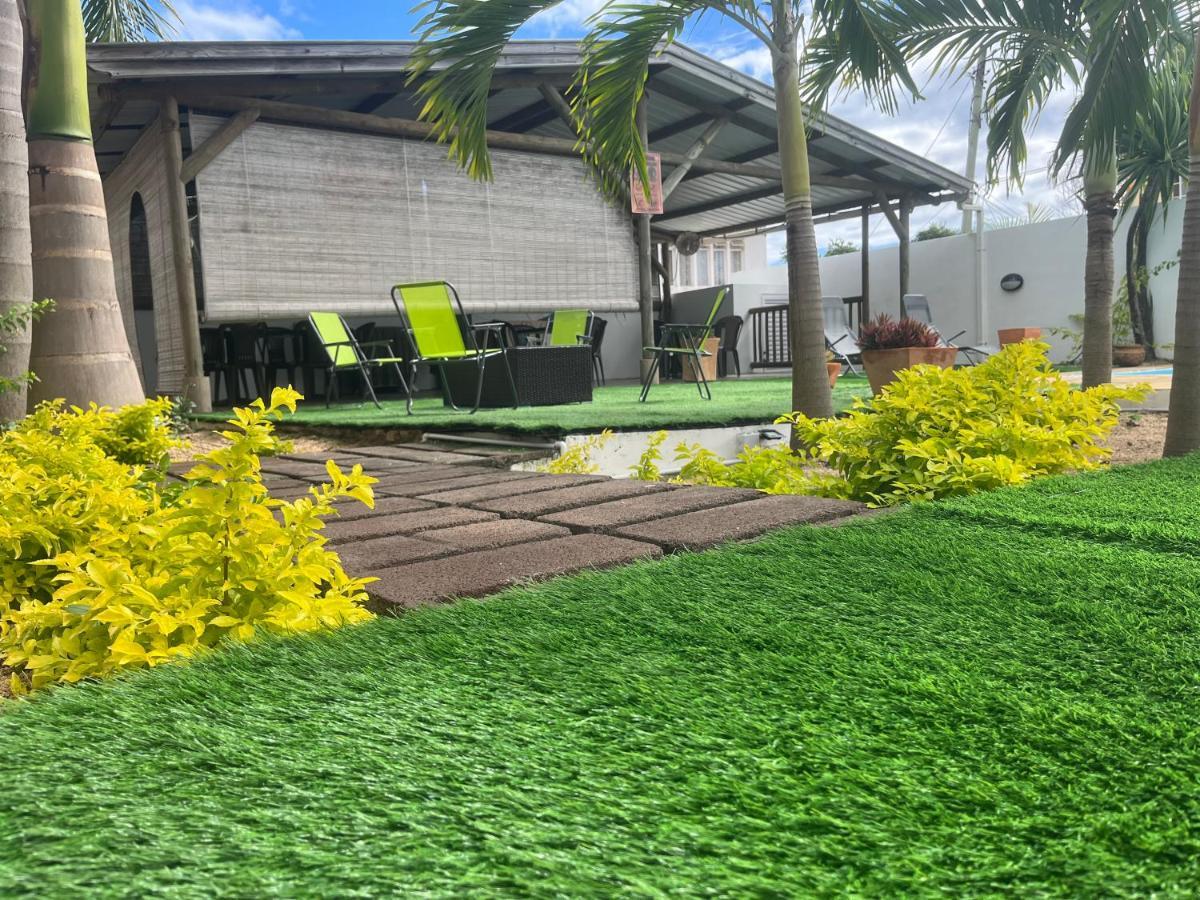 Le Binome Aparthotel Grand Baie Exteriör bild