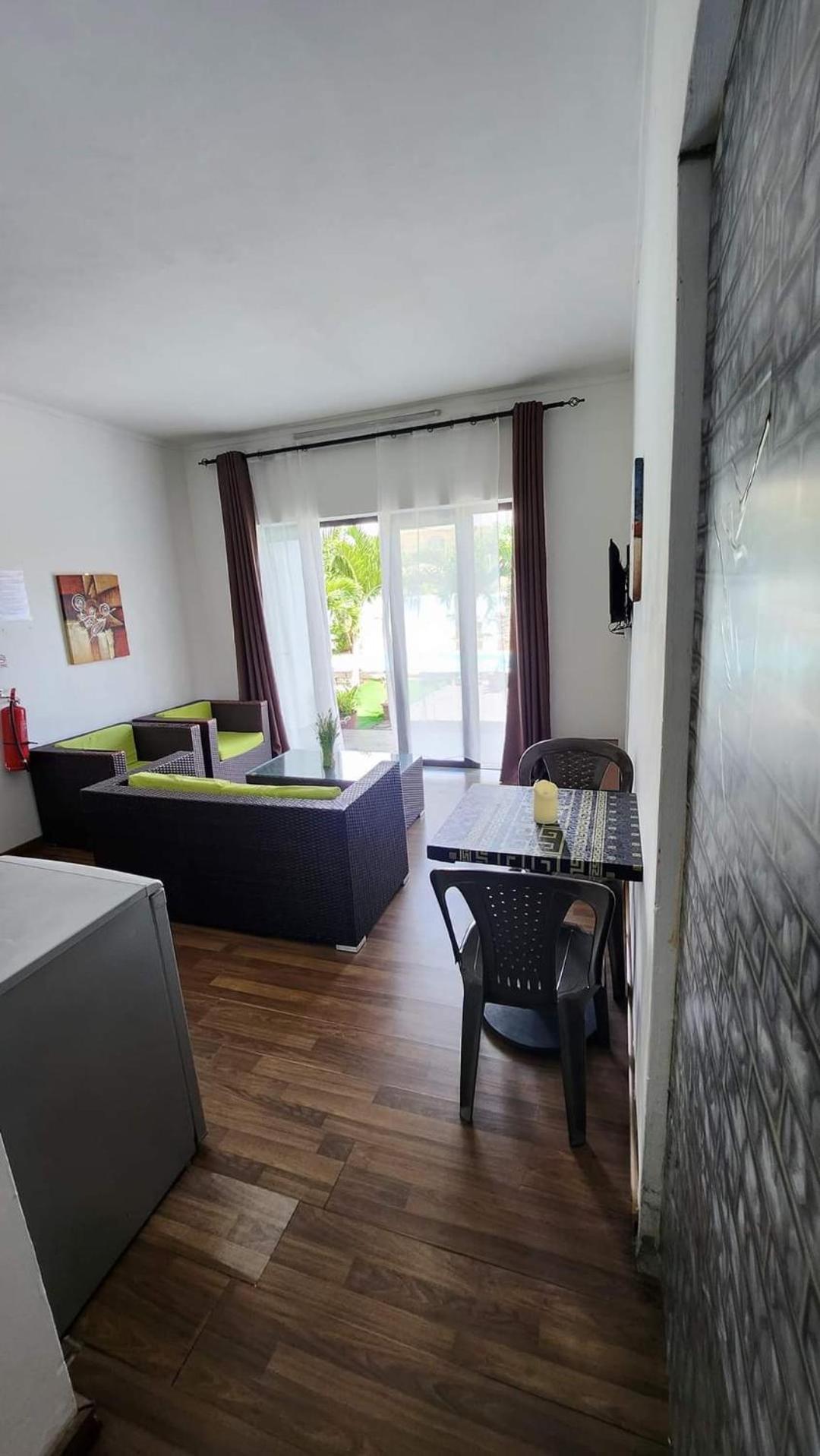 Le Binome Aparthotel Grand Baie Exteriör bild