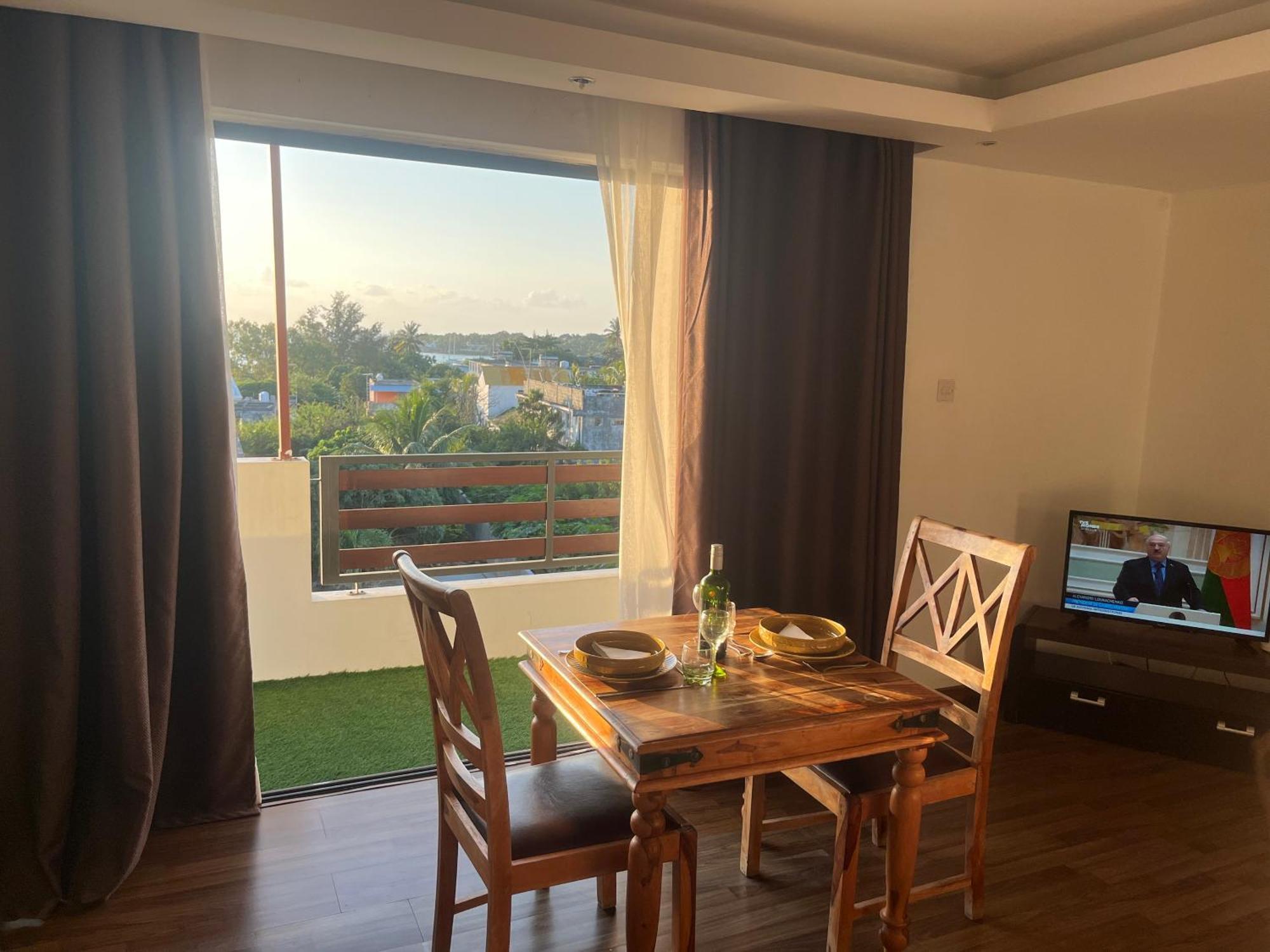 Le Binome Aparthotel Grand Baie Exteriör bild